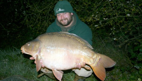A 34 lb 4 oz carp from Laroussi, Nov 2006