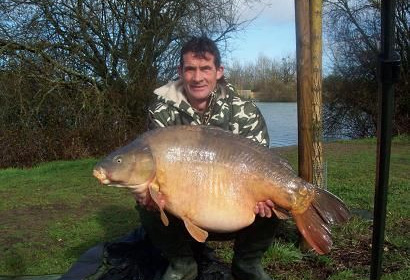 A 43 lb 8 oz carp from Laroussi, New lake record two tone, Mar 2008