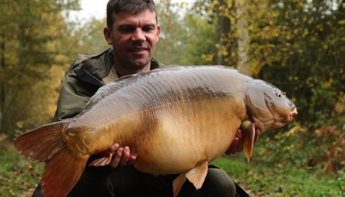A 42 lb 4 oz carp from Laroussi, Pete Castle, Nov 2016