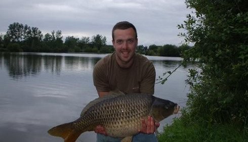 A 31 lb carp from Laroussi, Pb Common For Mr Stanbridge , Jun 2007