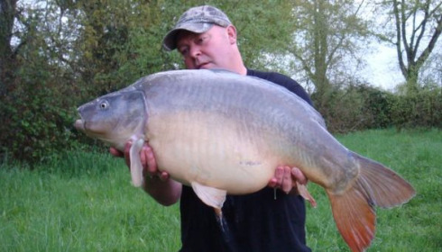 A 37 lb 2 oz carp from Laroussi, Apr 2009