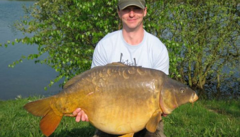 A 48 lb 4 oz carp from Laroussi, Apr 2009