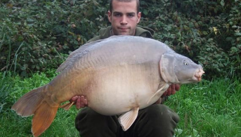 A 43 lb carp from Laroussi, Nov 2007