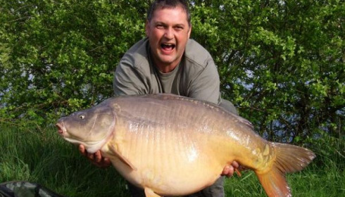 A 47 lb 2 oz carp from Laroussi, Apr 2008