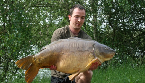 A 42 lb carp from Laroussi, Craig Lancashire, May 2015