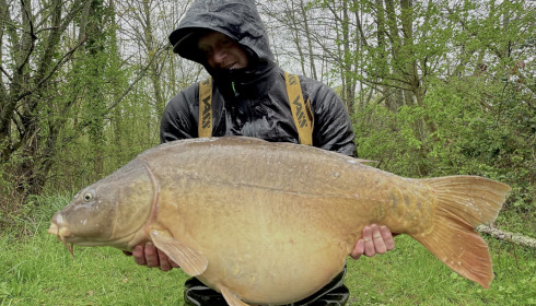 A 45 lb fish from Lepinet North, Mirror, Apr 2023