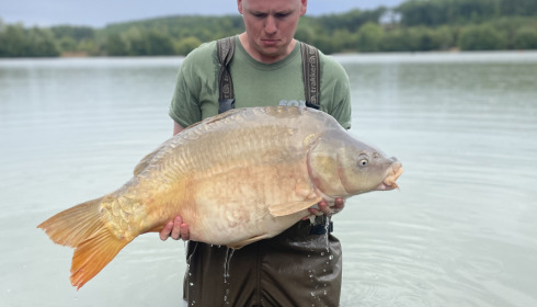 A 42 lb carp from Lepinet North, Chris Rigby, Sep 2022