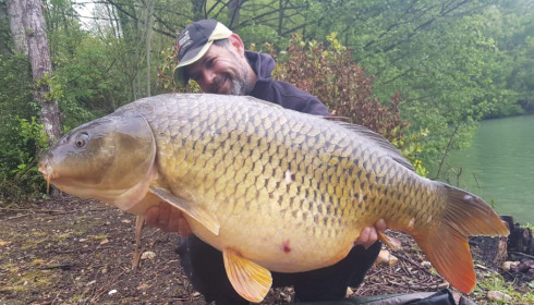 A 55 lb 11 oz carp from Lepinet North, guigui, May 2021