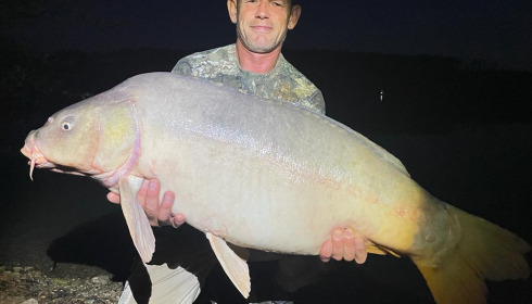 A 42 lb carp from Lepinet North, Jason Bleakley, Sep 2022