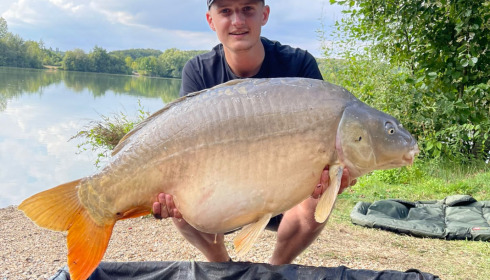 A 48 lb carp from Lepinet North, Sep 2021