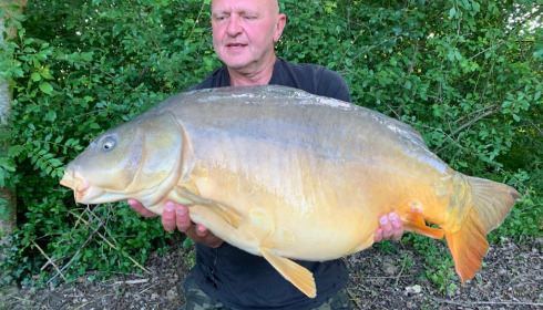 A 43 lb carp from Lepinet North, rick jankowicz, Jun 2021