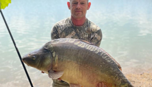 A 38 lb carp from Lepinet North, Jason Bleakley, Sep 2022