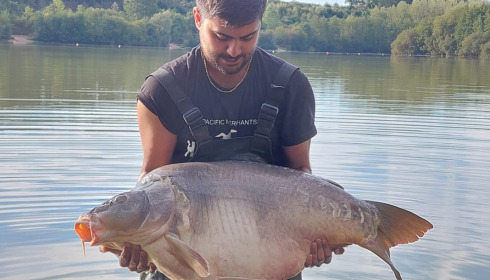 A 58 lb carp from Lepinet North, Aug 2022