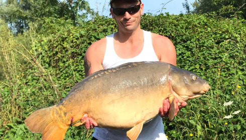 A 43 lb 7 oz carp from Lepinet North, Sep 2021