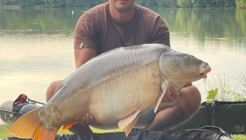 A 39 lb carp from Lepinet North, Sep 2021