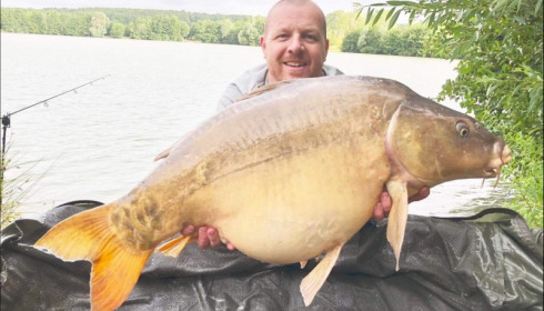 A 43 lb carp from Lepinet North, Andy Burrows, Jul 2019