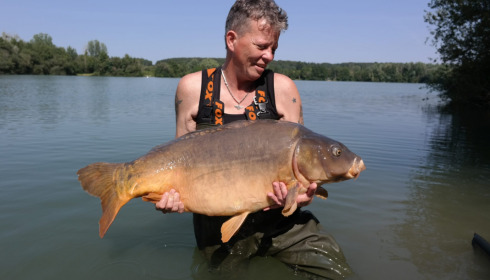 A 38 lb carp from Lepinet South, marcel, Aug 2021
