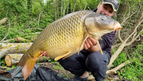 A 39 lb carp from Lepinet South, guigui, May 2021
