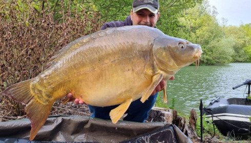 A 35 lb carp from Lepinet South, guigui, May 2021