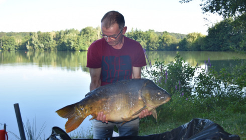A carp from Lepinet South, marco, Aug 2021