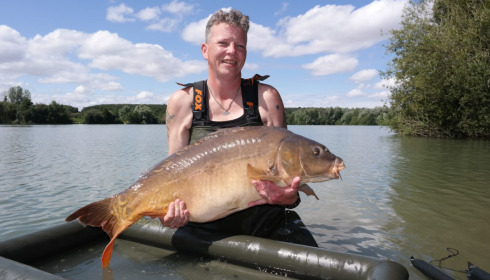 A 34 lb carp from Lepinet South, marcel, Aug 2021
