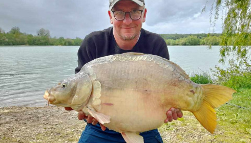 A 28 lb carp from Lepinet South, alban, May 2021
