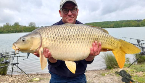 A 37 lb carp from Lepinet South, alban, May 2021