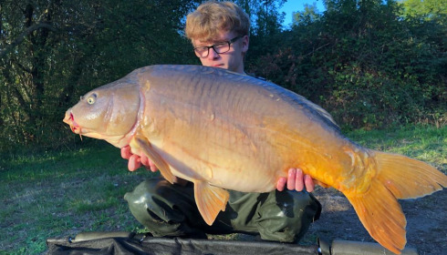 A 38 lb carp from Lepinet South, Callum Durrant, Oct 2022