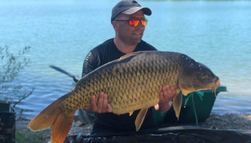 A 39 lb carp from Lepinet South, anquetil, Jun 2021