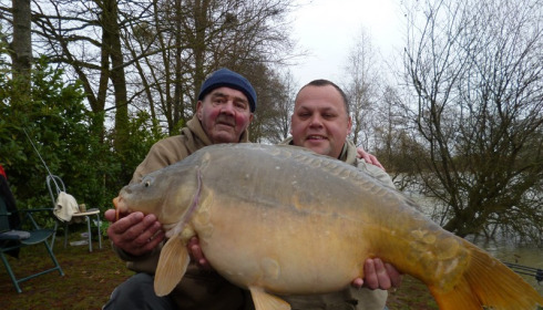 A 37 lb carp from Lillybelle, Tony Ottewell pb (assisted by rick), Mar 2016