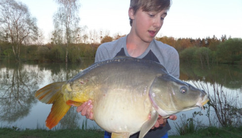 A 22 lb 2 oz carp from Lillybelle, Ollie Charters, Apr 2015