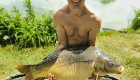 A 38 lb carp from Lillybelle, Gary Thorpe, May 2022