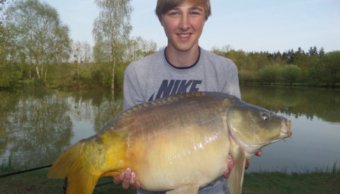 A 27 lb 8 oz carp from Lillybelle, Ollie Charters, Apr 2015