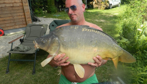 A 27 lb carp from Lillybelle, Jon Blackall, May 2017