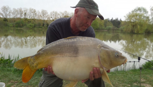 A 26 lb carp from Lillybelle, Steve Charters, Apr 2015