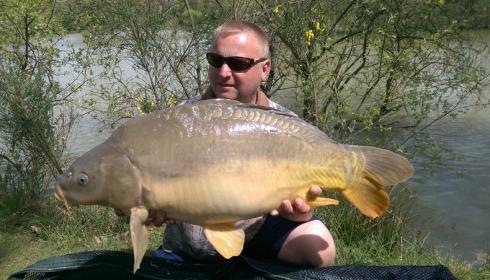 A 22 lb 6 oz carp from Lillybelle, Shane Welch, May 2016
