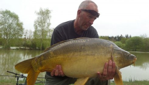 A 25 lb 8 oz carp from Lillybelle, Steve Charters, Apr 2015