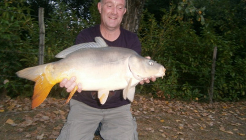 A 22 lb carp from Lillybelle, Richard May, Aug 2015