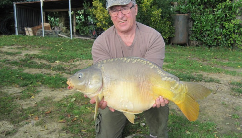 A 23 lb 8 oz carp from Lillybelle, Roy Wretham, Nov 2015