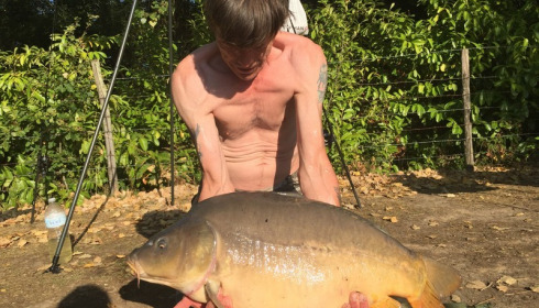 A 33 lb 8 oz carp from Lillybelle, Gary Nixon, Aug 2016