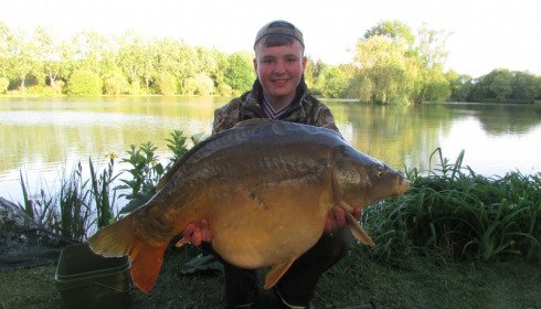 A 33 lb 3 oz carp from Lillybelle, Danny Agg, May 2015