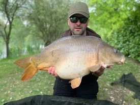 A 33 lb carp from Lillybelle, Dave Callow, May 2022