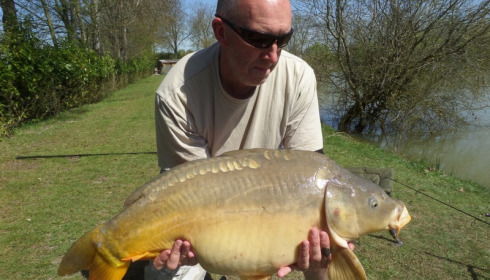 A 23 lb 2 oz carp from Lillybelle, Steve Charters, Apr 2015