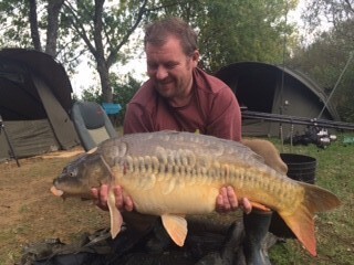 A 23 lb 4 oz carp from Lillybelle, Eddie Hudson with Petula, Oct 2014