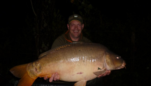 A 40 lb 6 oz carp from Lillybelle, Simon Green (pb), Aug 2015