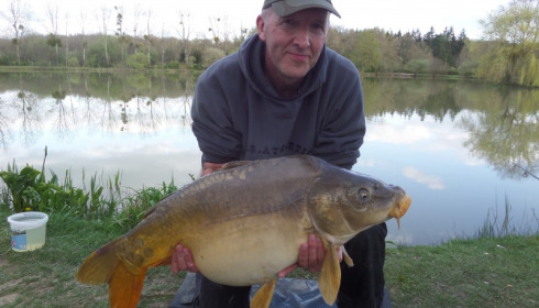 A 33 lb 1 oz carp from Lillybelle, Steve Charters, Apr 2015
