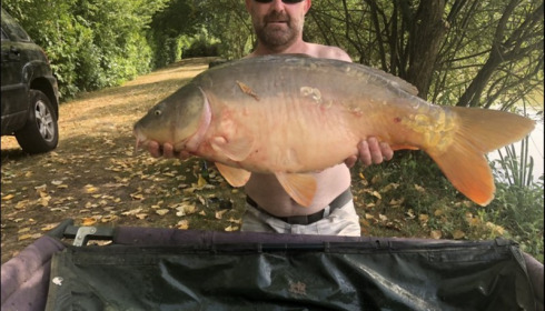 A 22 lb carp from Lillybelle, Richard May, Aug 2018