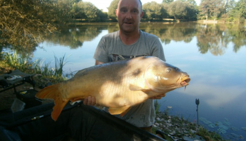 A 27 lb 8 oz carp from Lillybelle, Richard May, Aug 2015