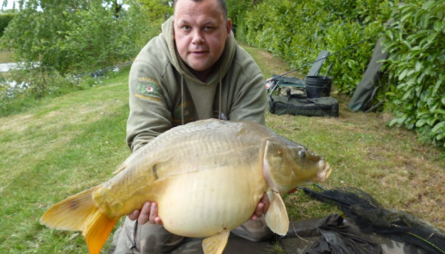 A 25 lb 12 oz carp from Lillybelle, Richard Owen, Aug 2014