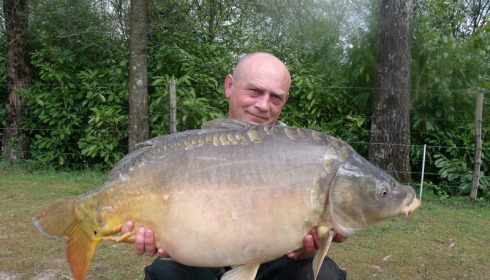 A 23 lb 1 oz carp from Lillybelle, Shaun Docksey, Apr 2017